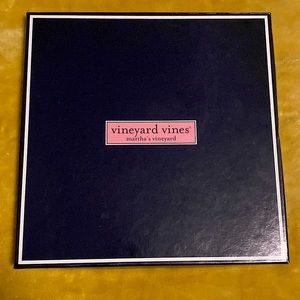 Beautiful vineyard vines scarf